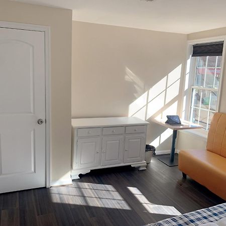 Sweet Bedroom Located Central Of Downtown Балтимор Екстериор снимка